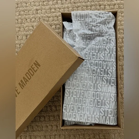 Graya Black Patent - Steven Madden - Picture 6 of 8